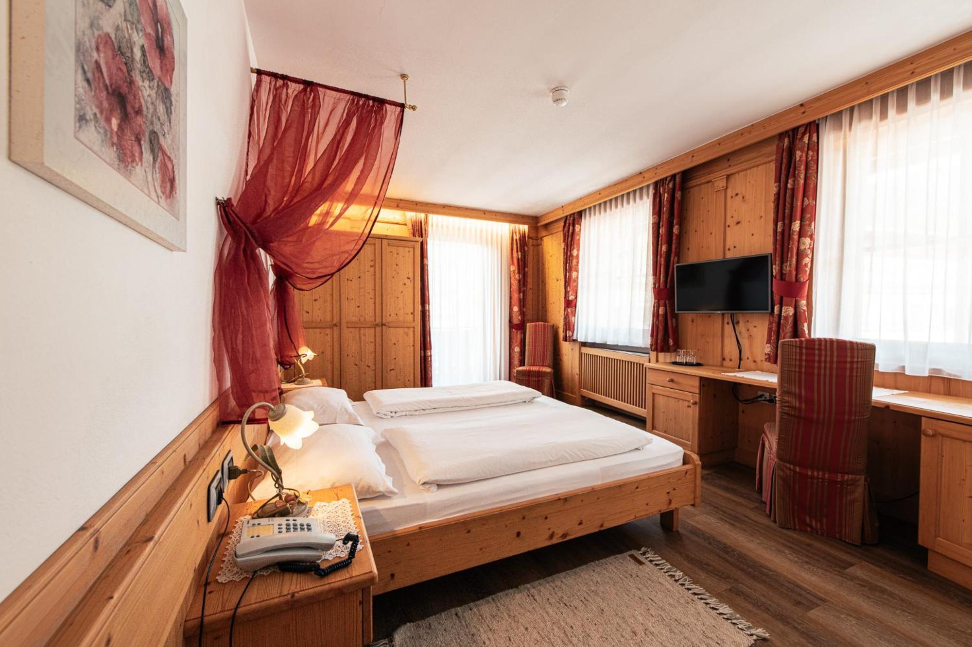 Hotel Goldene Rose Monguelfo-Tesido / Welsberg-Taisten Eksteriør billede