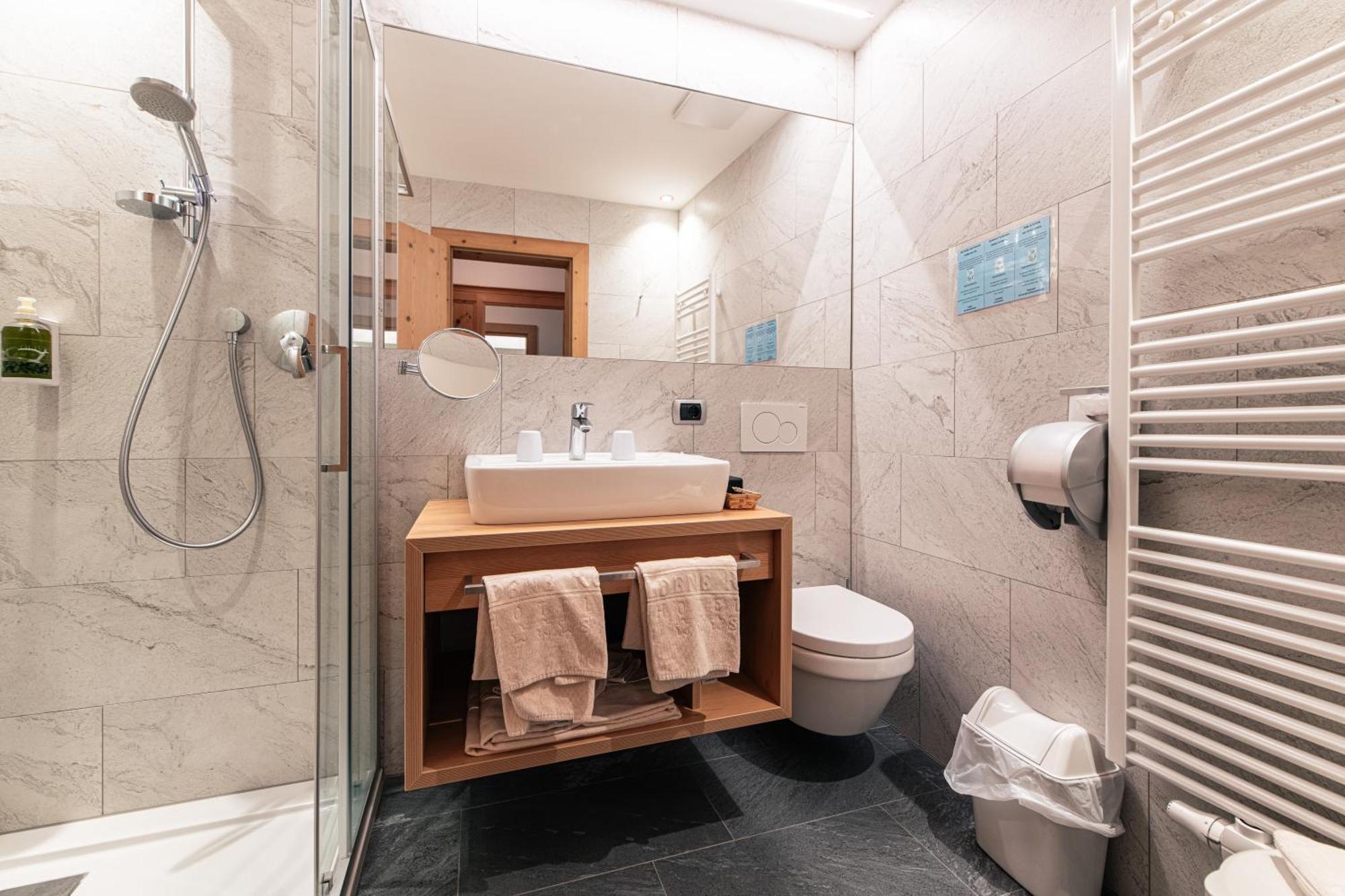 Hotel Goldene Rose Monguelfo-Tesido / Welsberg-Taisten Eksteriør billede