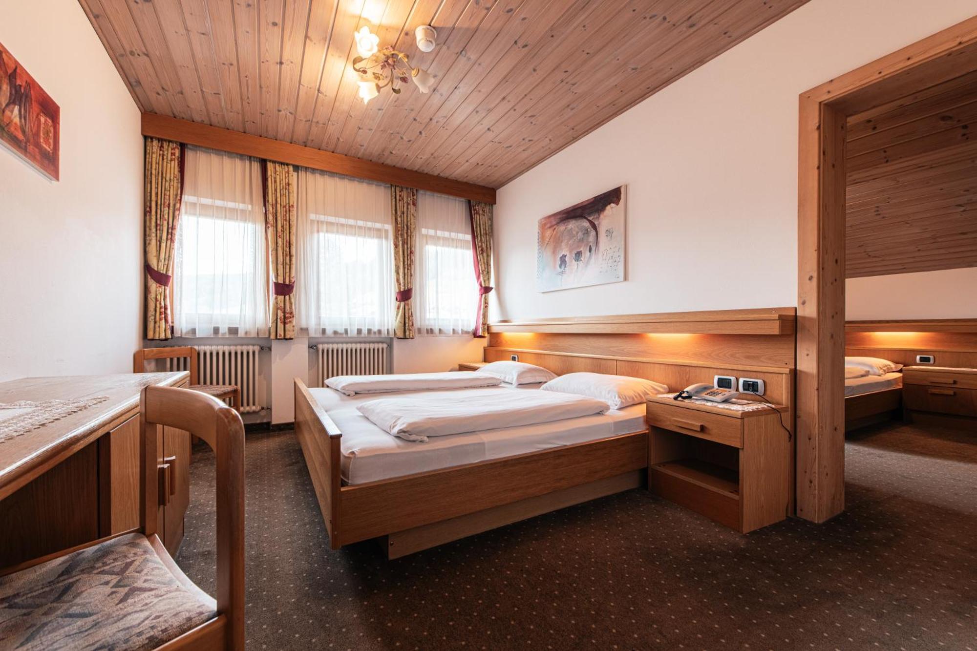 Hotel Goldene Rose Monguelfo-Tesido / Welsberg-Taisten Eksteriør billede