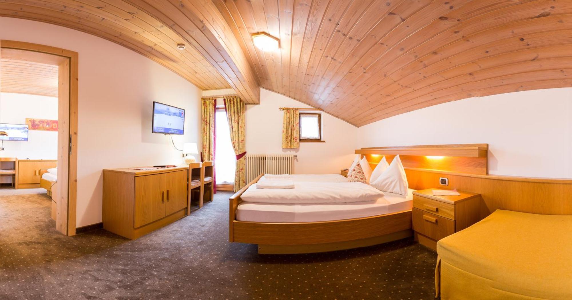 Hotel Goldene Rose Monguelfo-Tesido / Welsberg-Taisten Eksteriør billede