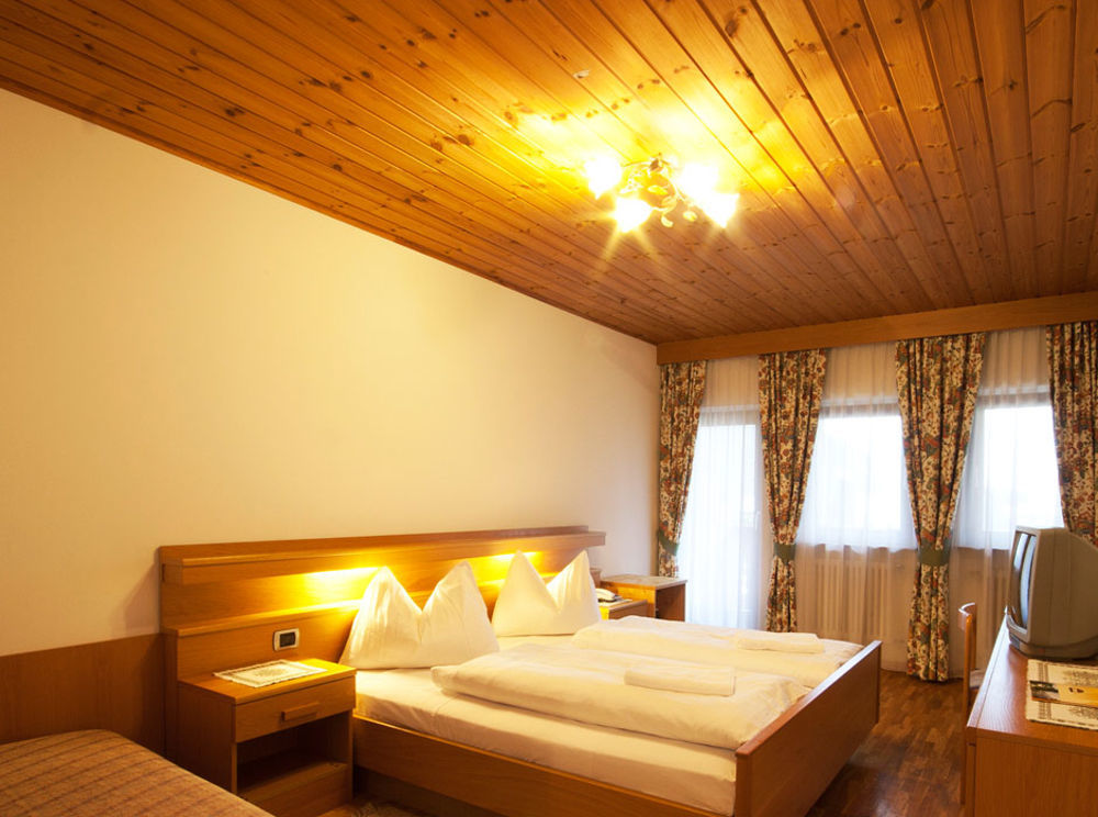 Hotel Goldene Rose Monguelfo-Tesido / Welsberg-Taisten Eksteriør billede