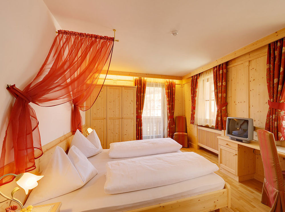 Hotel Goldene Rose Monguelfo-Tesido / Welsberg-Taisten Eksteriør billede